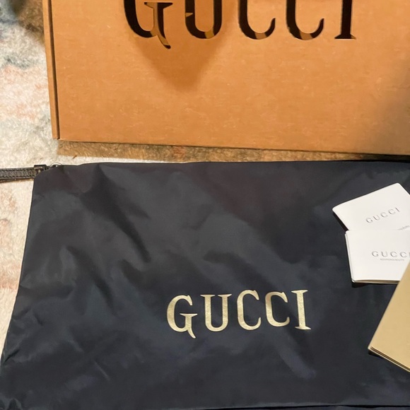 GUCCI OFF THE GRID CLUTCH NWT Full Set - Picture 14 of 14
